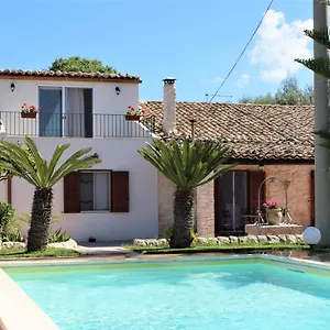 Clara Villa Chiaramonte Gulfi